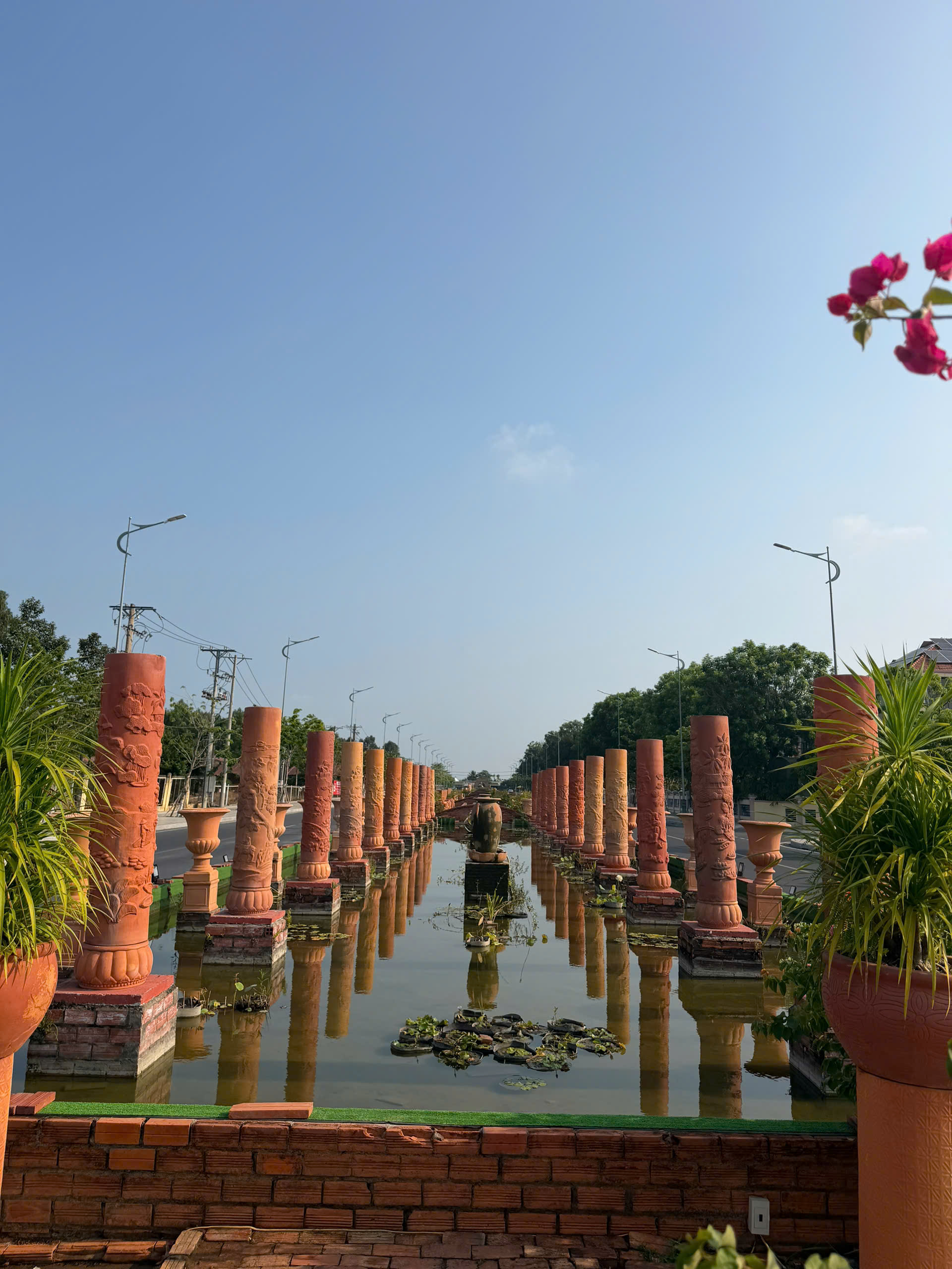 ĐƯỜNG GỐM ĐỎ & HOA Dài Nhất Việt Nam